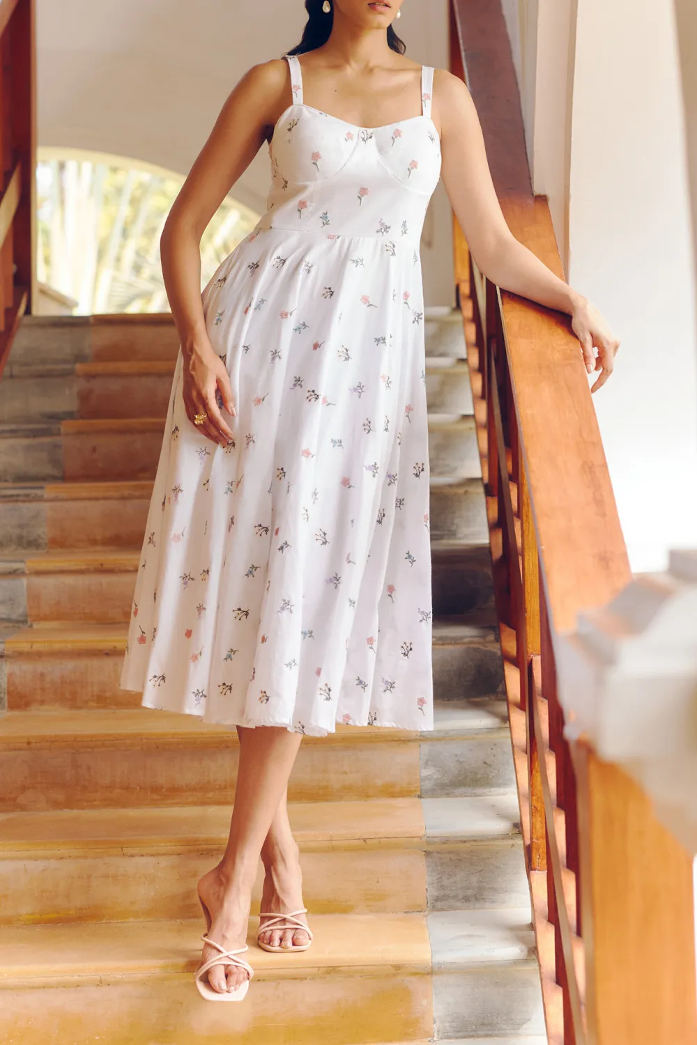 White Sleeveless Casual Style  Dress